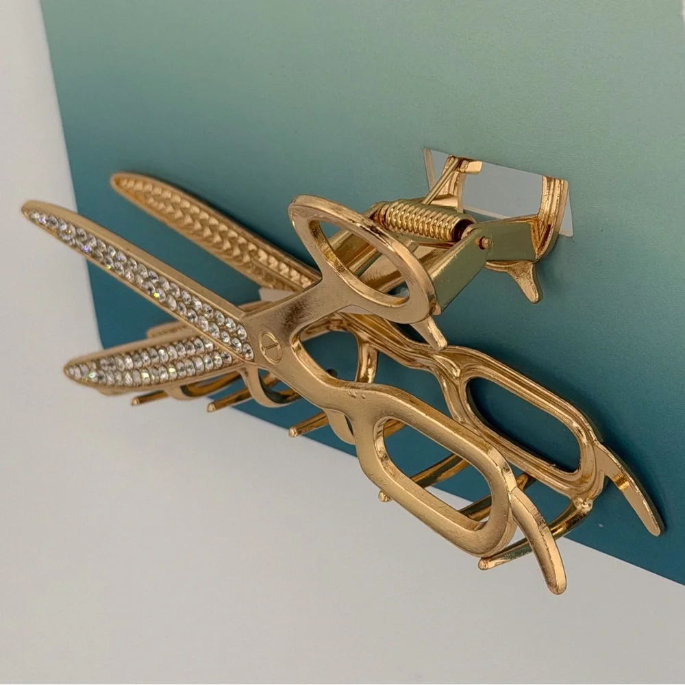 Piper K Scissors Hair Claw Clip Gold Tone Rhinestones.